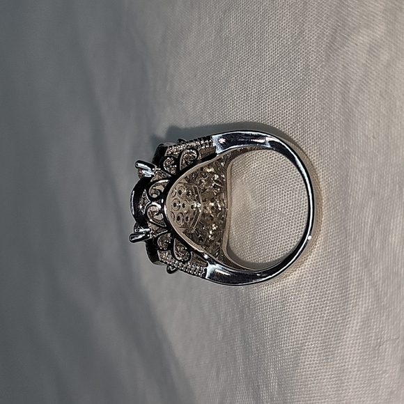 VINTAGE DIAMOND ART DECO RING - Picture 11 of 12